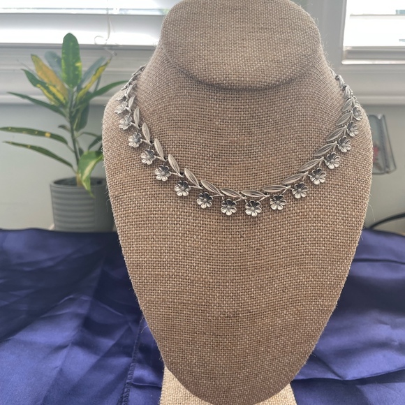 Vintage Dainty Silver Tone Flower with Faux Pearl Necklace - Picture 1 of 4